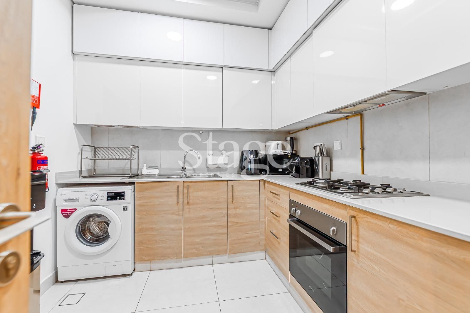 1 bedroom apartment for Sale in Business Bay, Dubai AP8943S