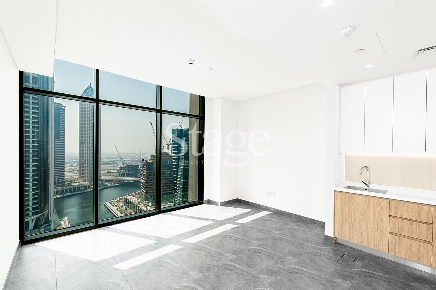 1 bedroom apartment for Rent in Business Bay, Dubai AP8480L