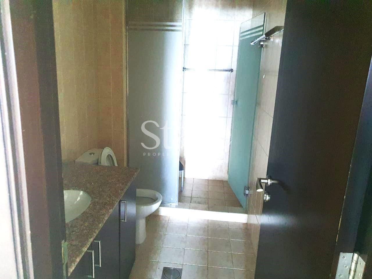 2 bedrooms apartment for Rent in Business Bay, Dubai AP8706L