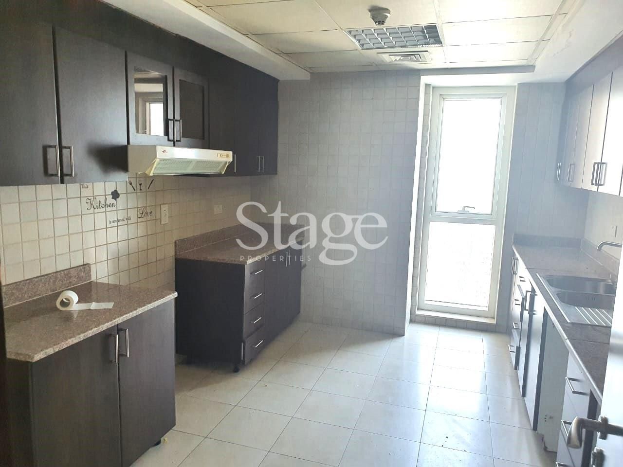 2 bedrooms apartment for Rent in Business Bay, Dubai AP8706L