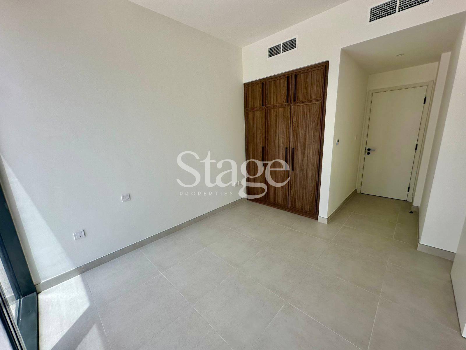 تاون هاوس من ٤ غرف نوم للإيجار في Town Square، Dubai TH8326L
