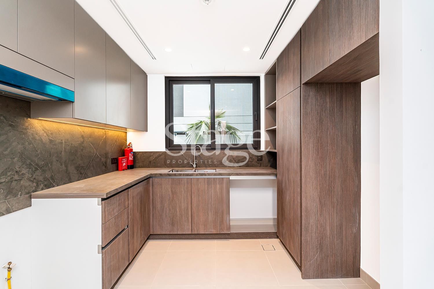 فيلا من ٤ غرف نوم للإيجار في Tilal Al Ghaf، Dubai VI7854L