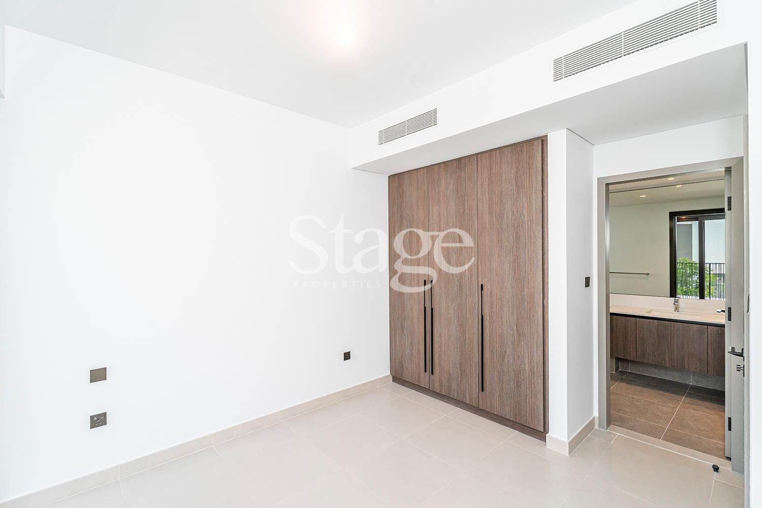 فيلا من ٤ غرف نوم للإيجار في Tilal Al Ghaf، Dubai VI7854L