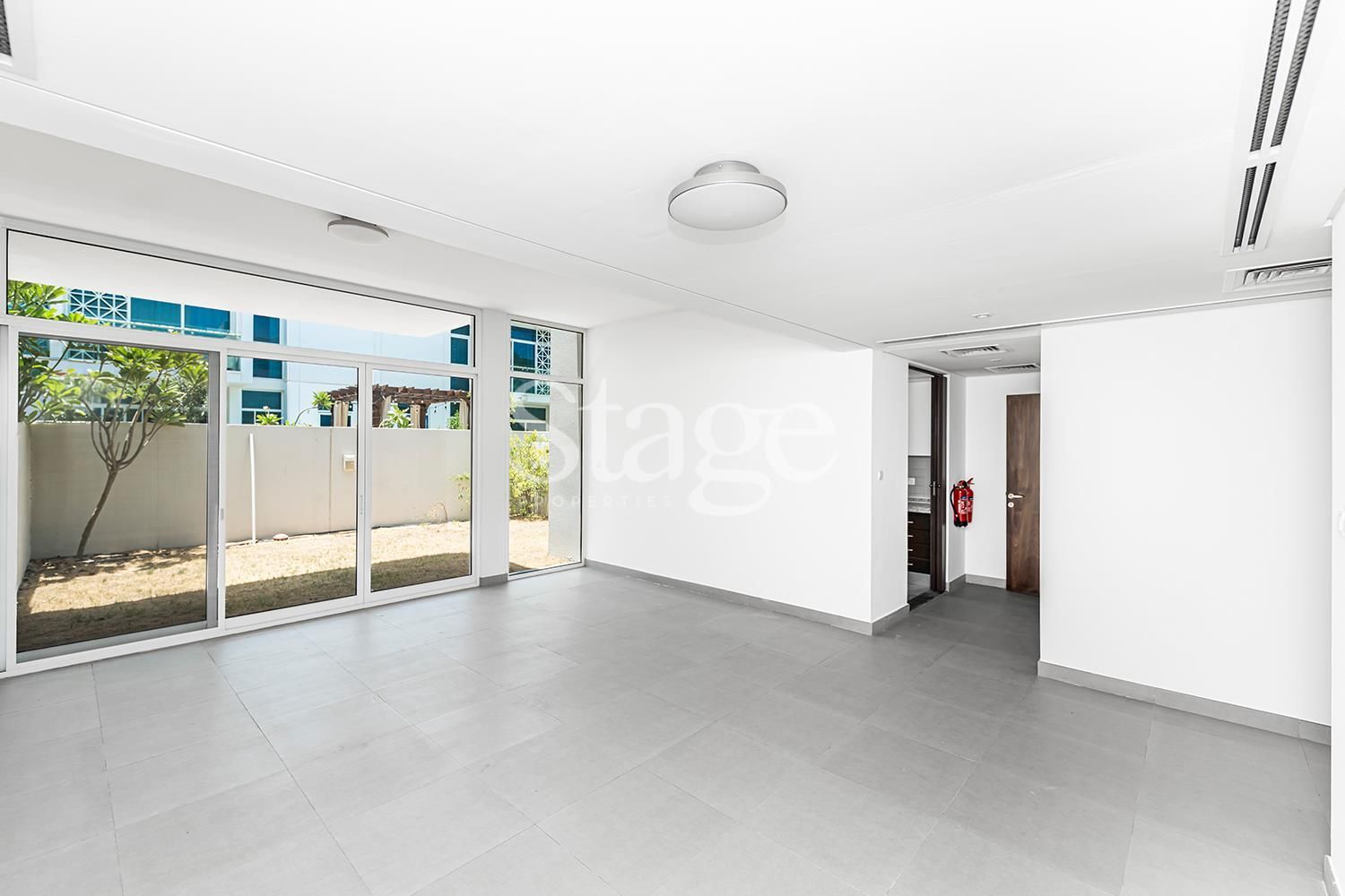 3 bedrooms Townhouse for Rent in Mudon, Dubai TH8052L