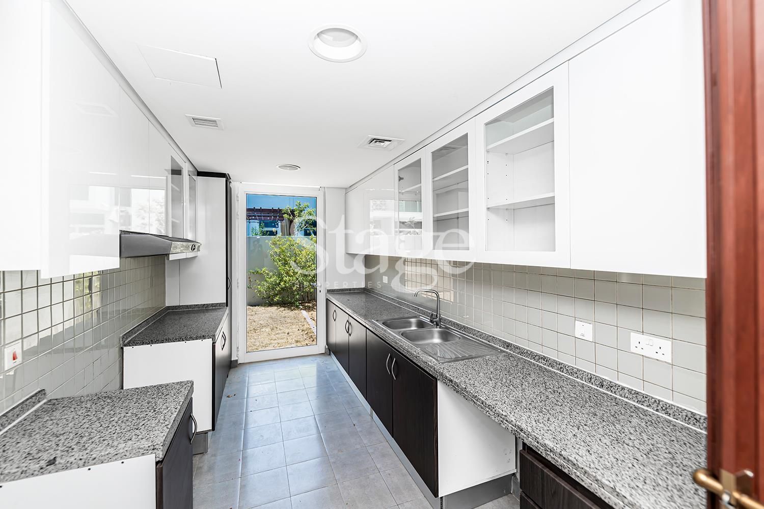 3 bedrooms Townhouse for Rent in Mudon, Dubai TH8052L