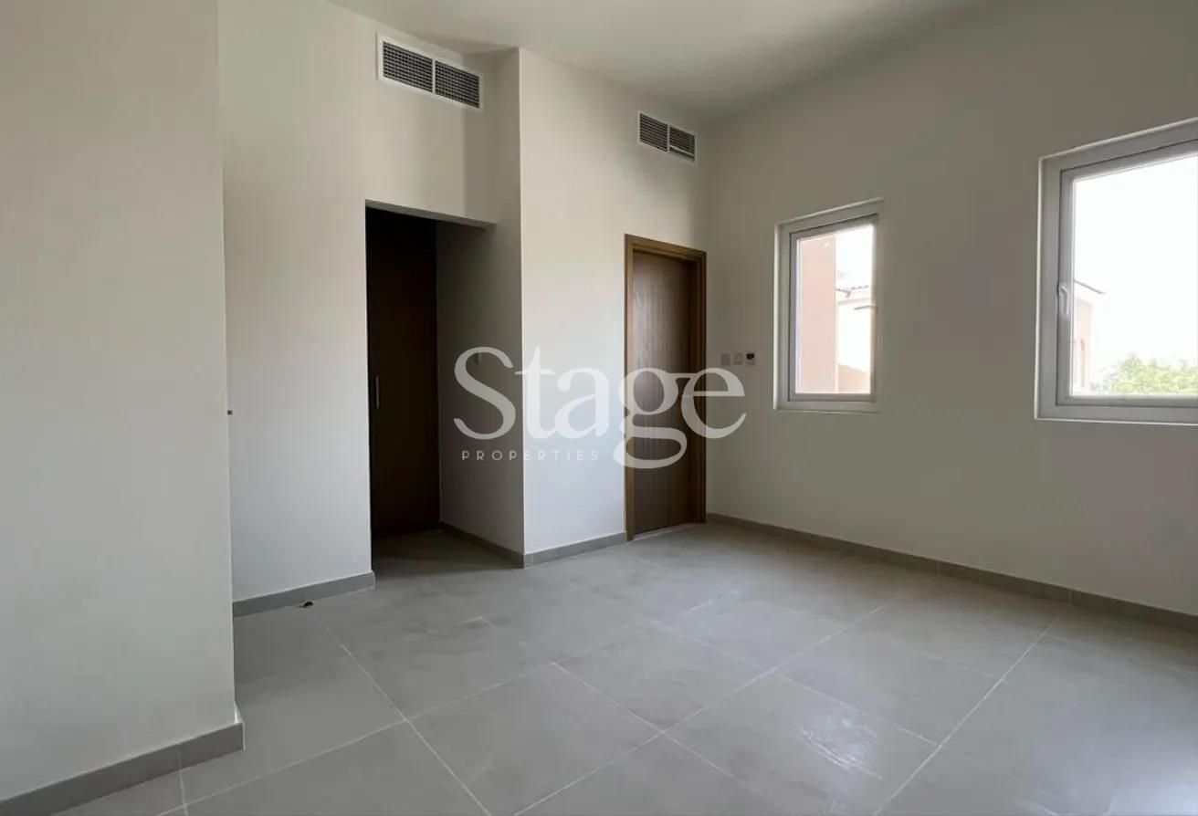 2 bedrooms Townhouse for Sale in Dubai Land, Dubai TH8276S