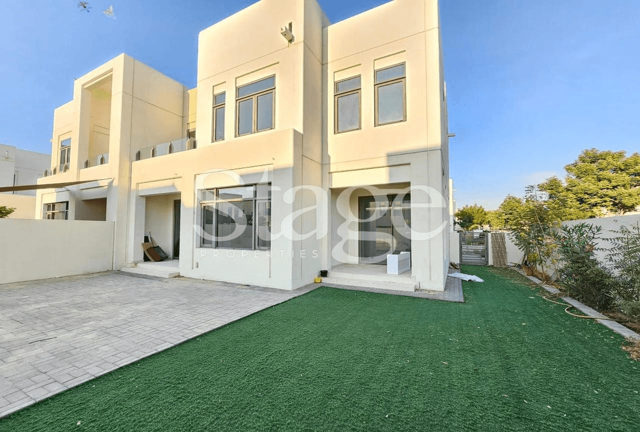 4 bedrooms Twin Villas for Sale in Reem, Dubai VH7318S