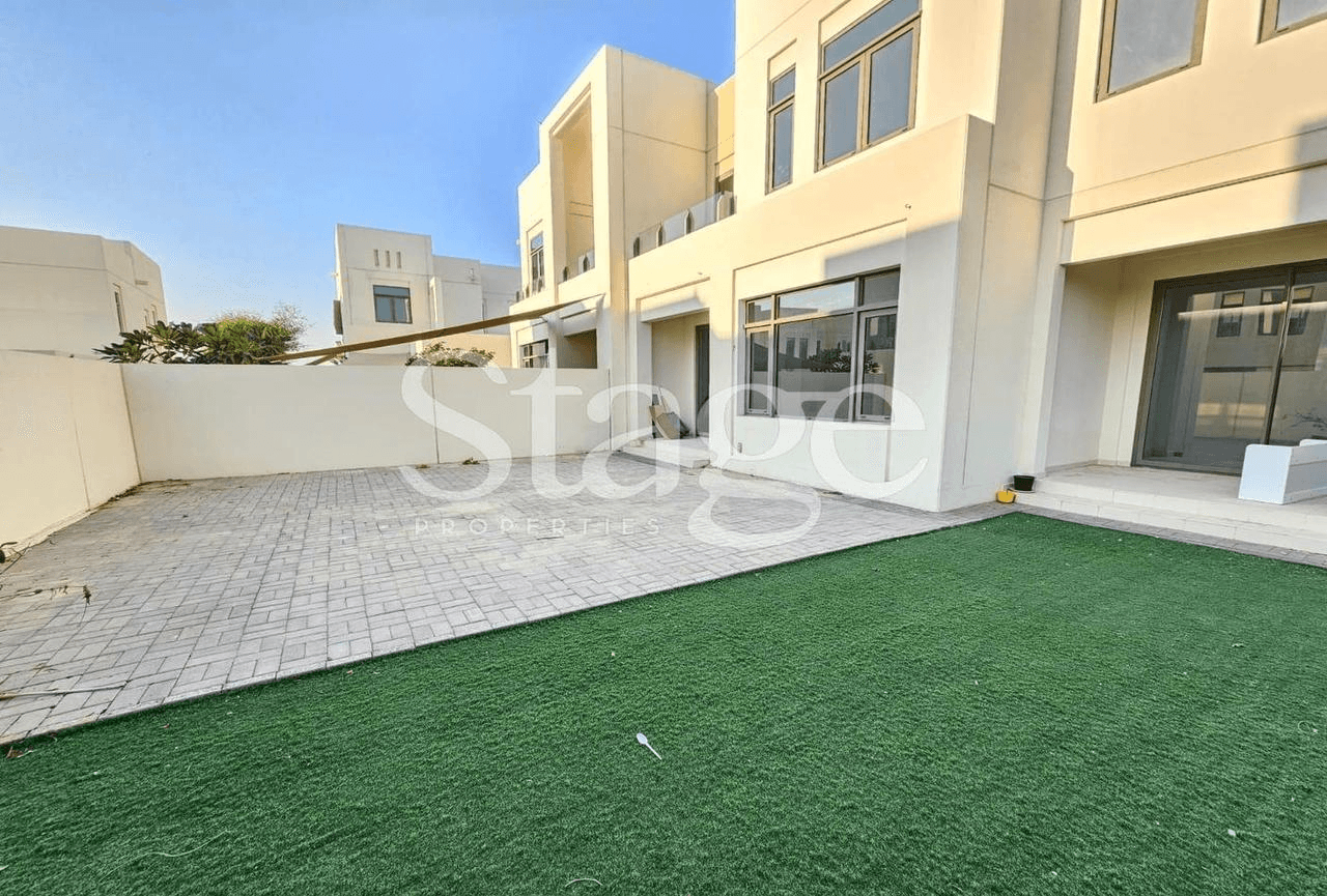 4 bedrooms Twin Villas for Sale in Reem, Dubai VH7318S