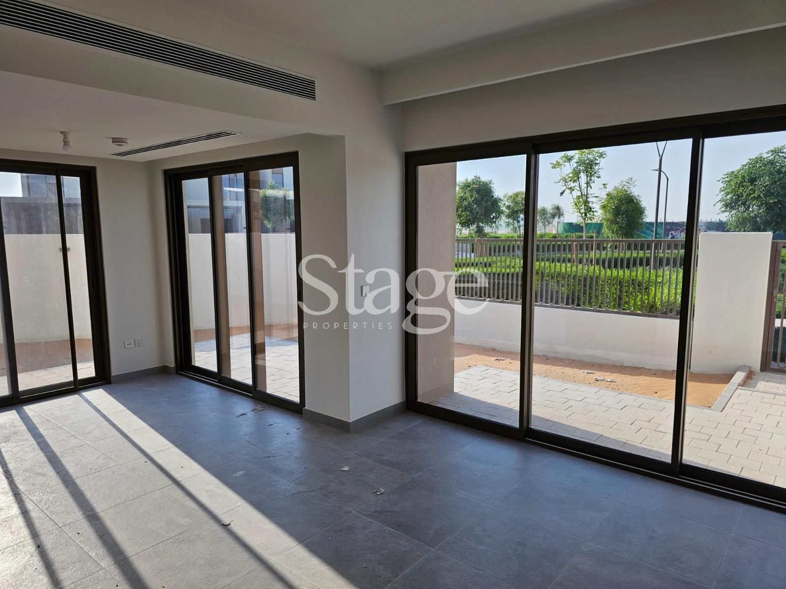 4 bedrooms Townhouse for Rent in Dubai Land, Dubai TH8503L