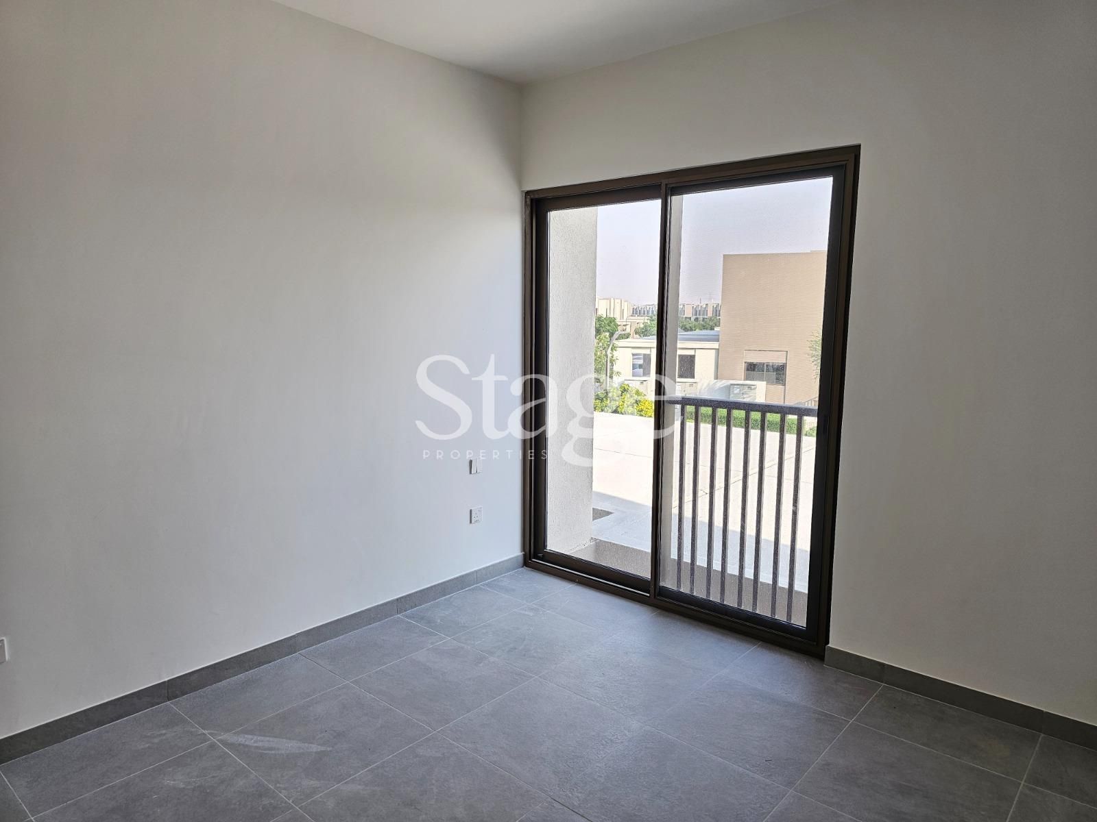 4 bedrooms Townhouse for Rent in Dubai Land, Dubai TH8503L