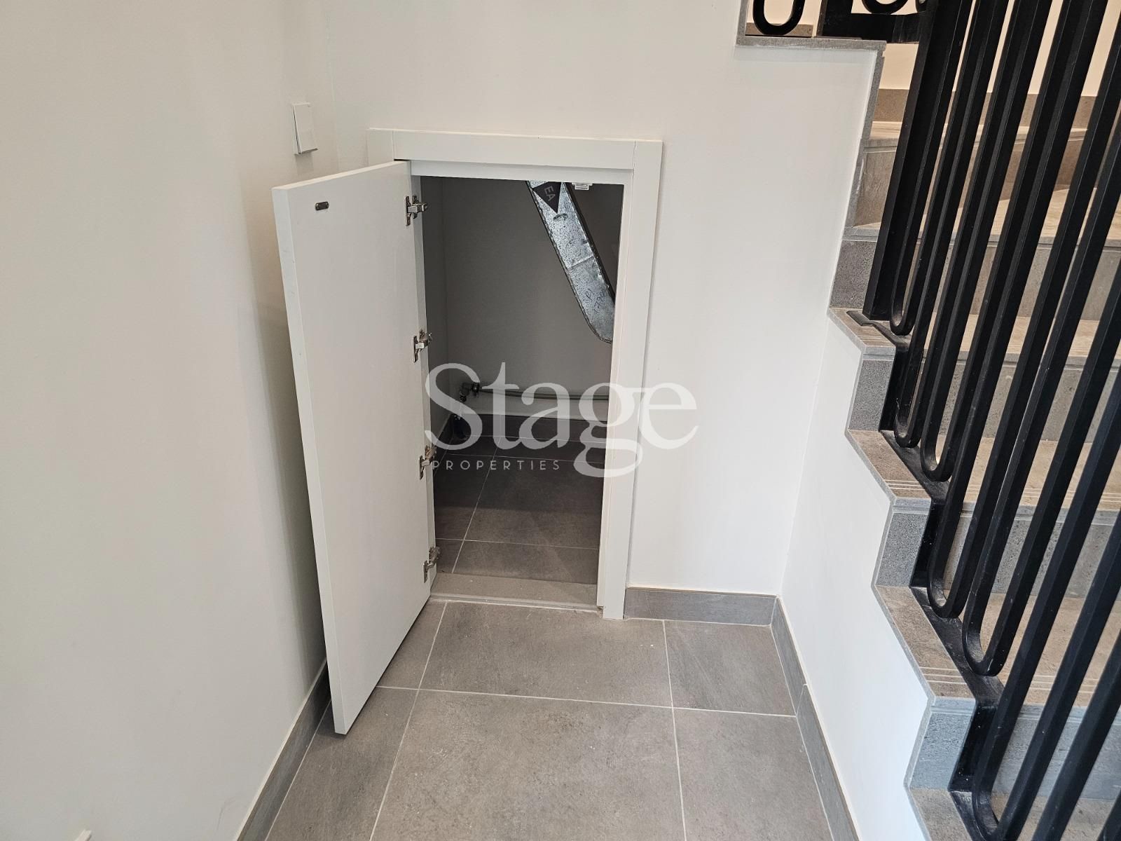 4 bedrooms Townhouse for Rent in Dubai Land, Dubai TH8503L