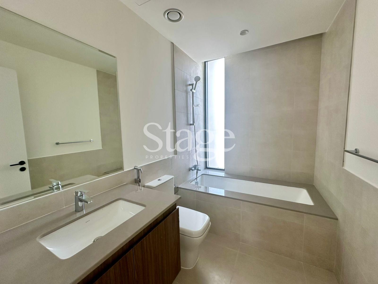 تاون هاوس من ٤ غرف نوم للإيجار في Town Square، Dubai TH8071L