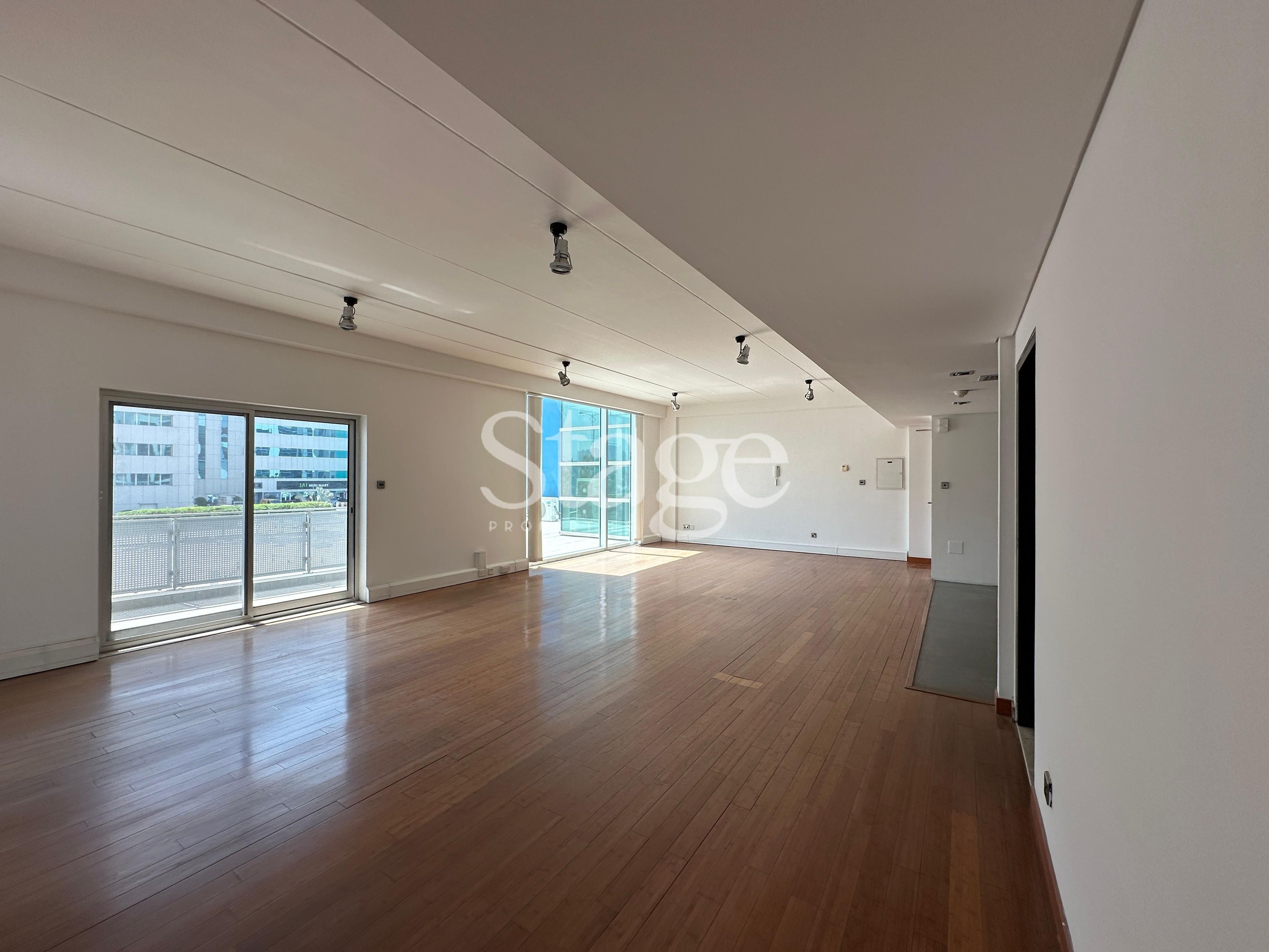 Office Space for Rent in Dubai Media City, Dubai OF8546L