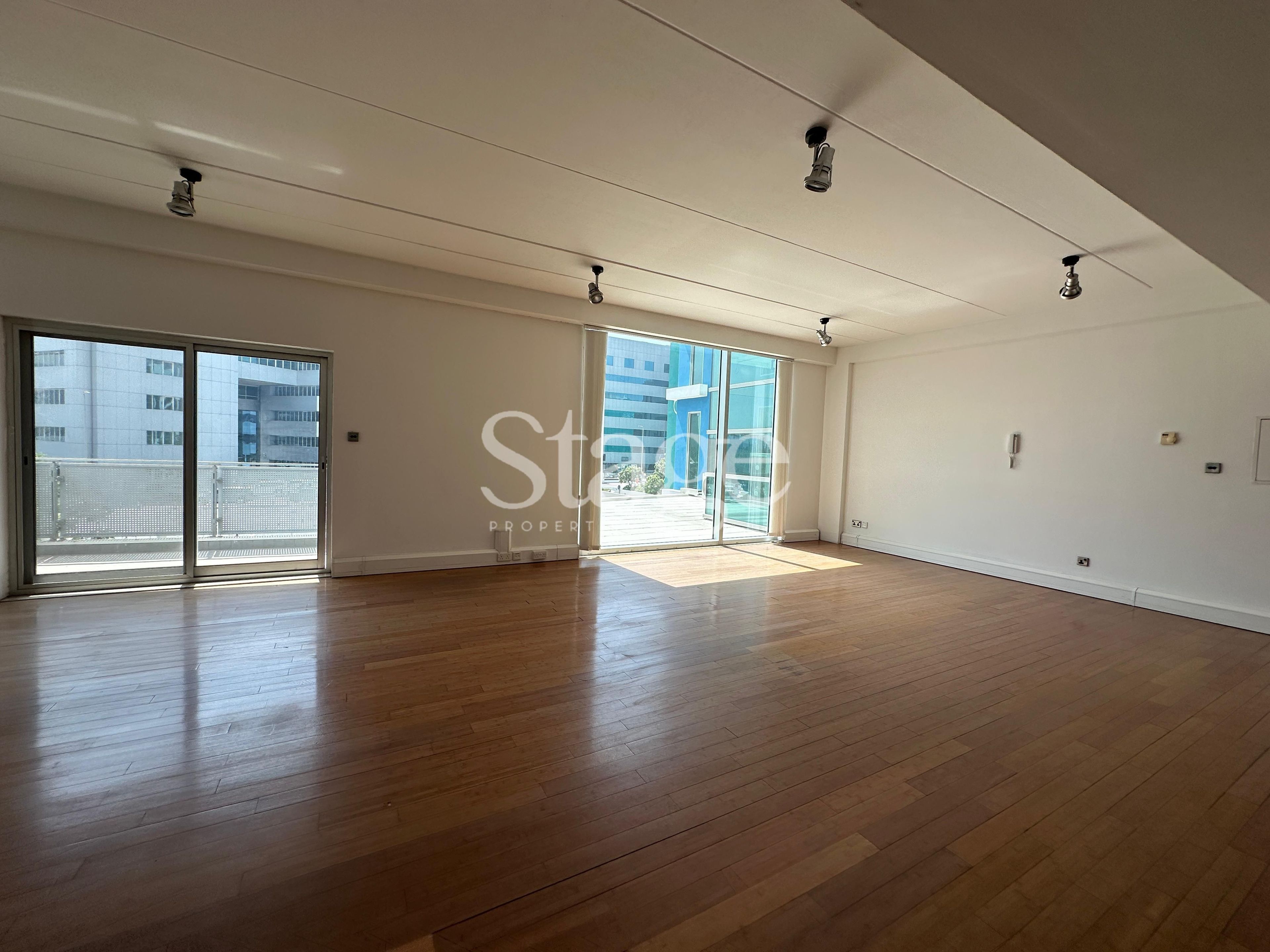 Office Space for Rent in Dubai Media City, Dubai OF8546L