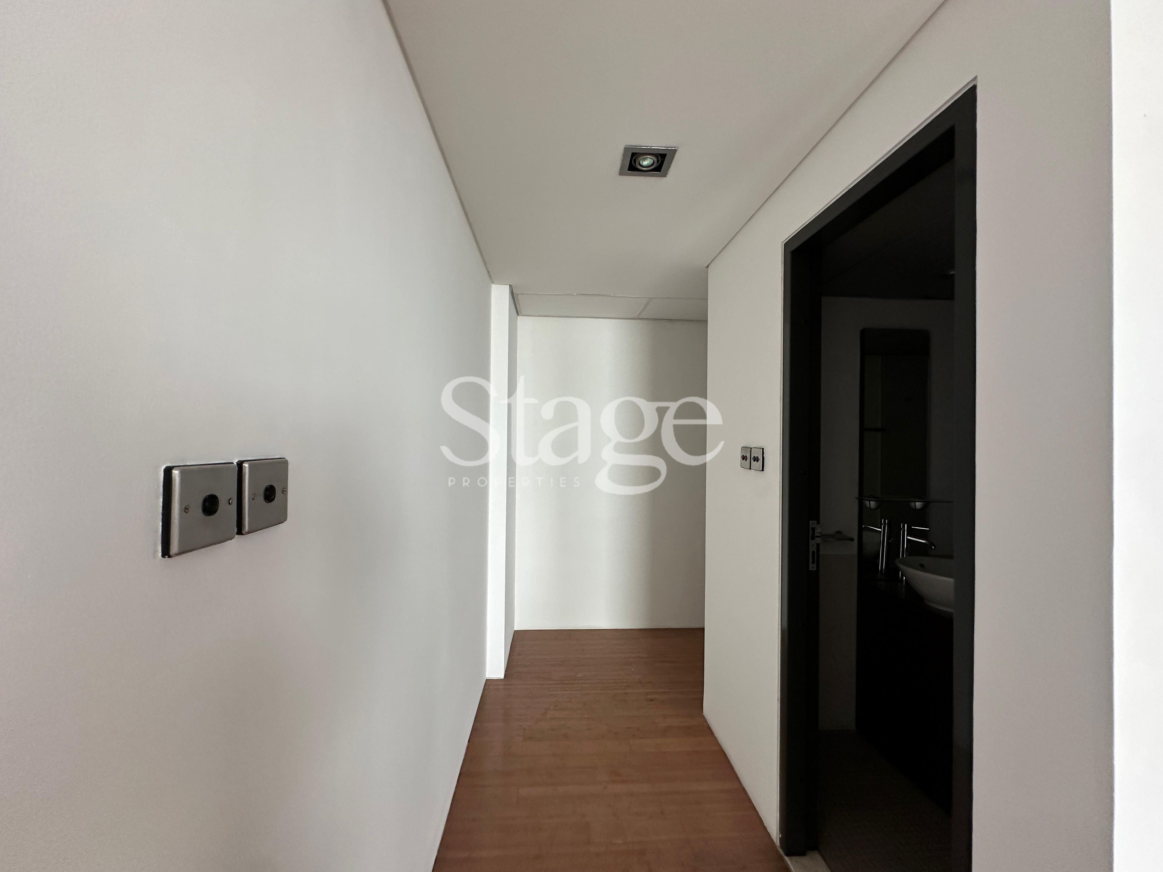 Office Space for Rent in Dubai Media City, Dubai OF8547L