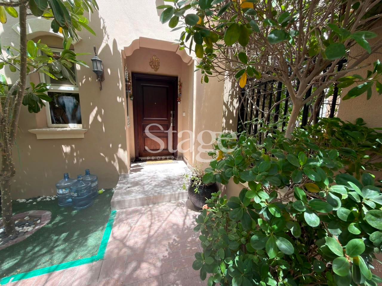 فيلا توأم من ٣ غرف نوم للإيجار في Dubai Land، Dubai VI9731L