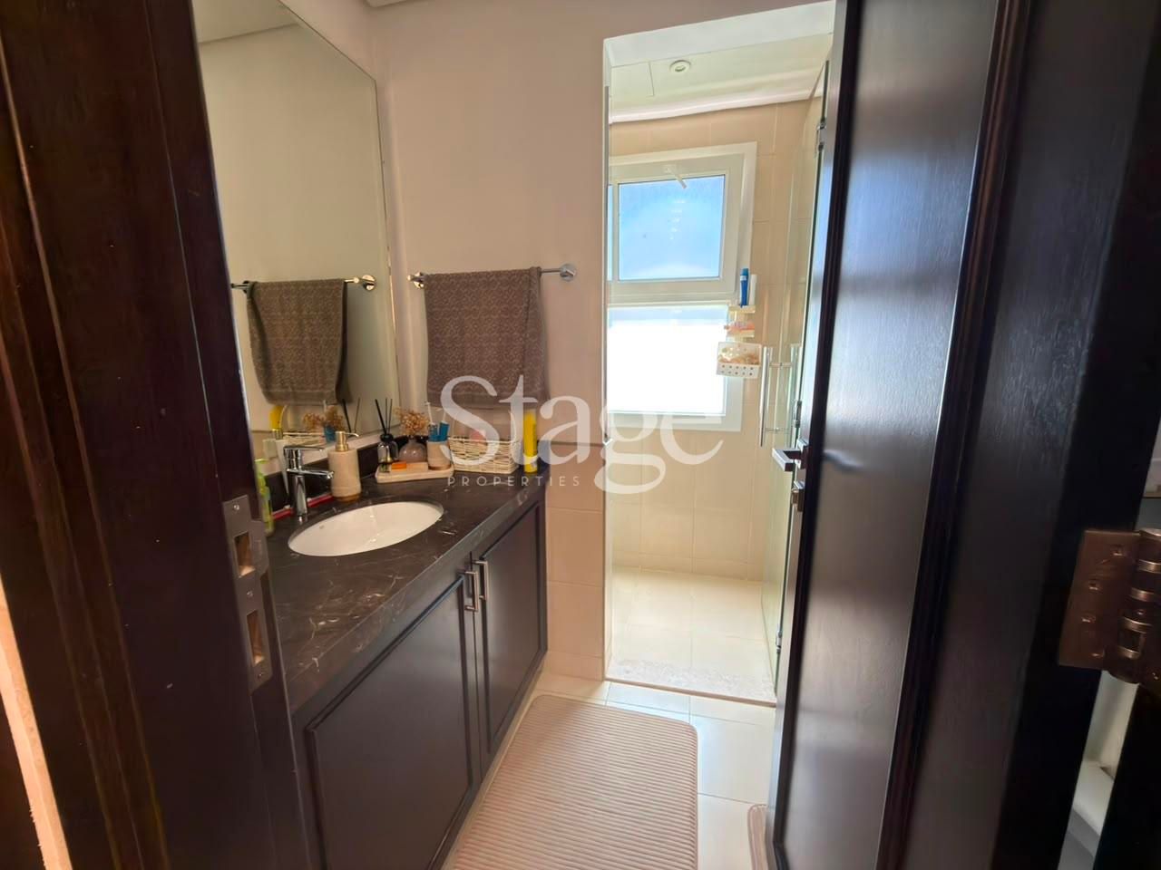فيلا توأم من ٣ غرف نوم للإيجار في Dubai Land، Dubai VI9731L