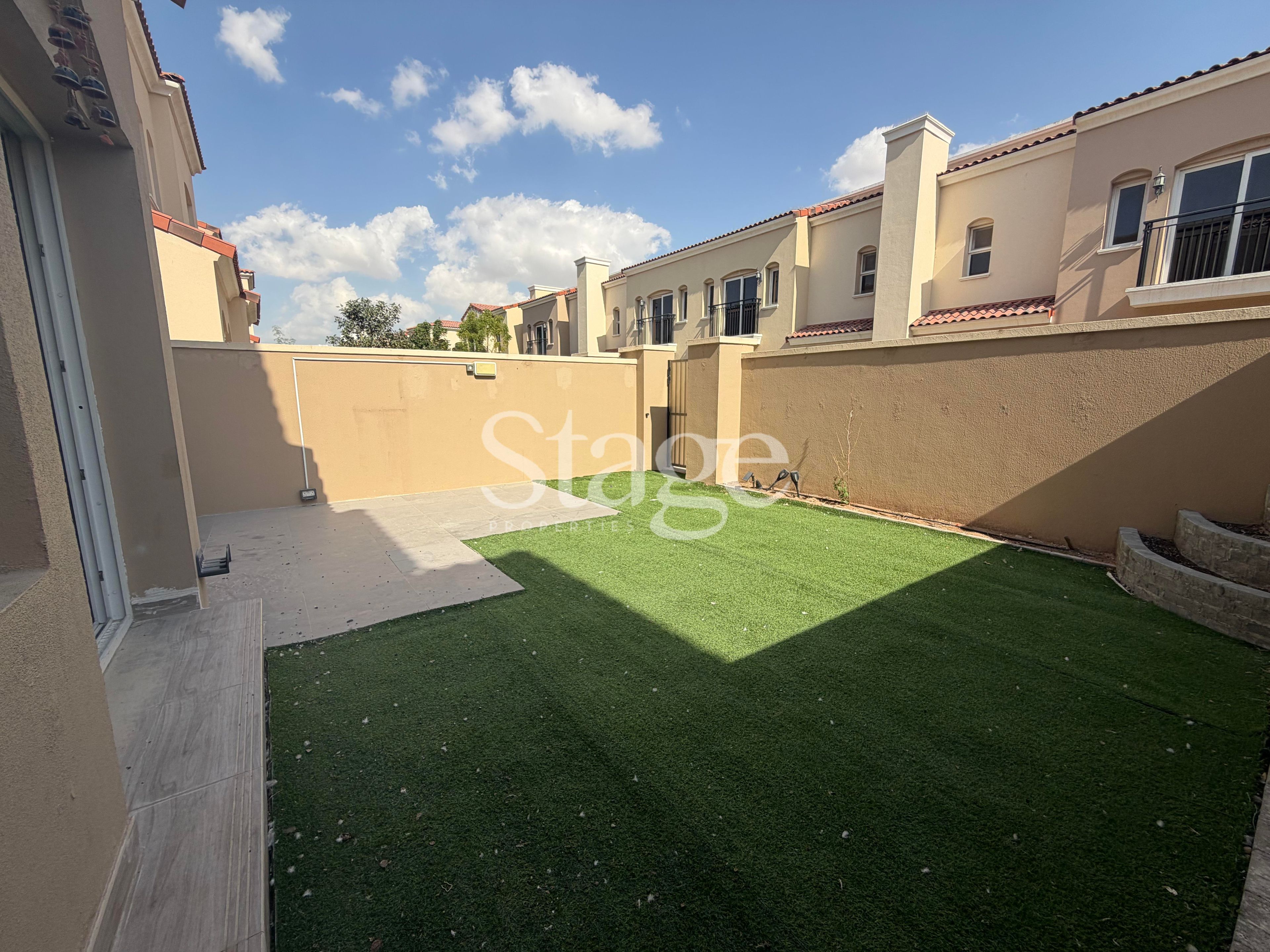 2 bedrooms Villas for Rent in Serena, Dubai VI8789L