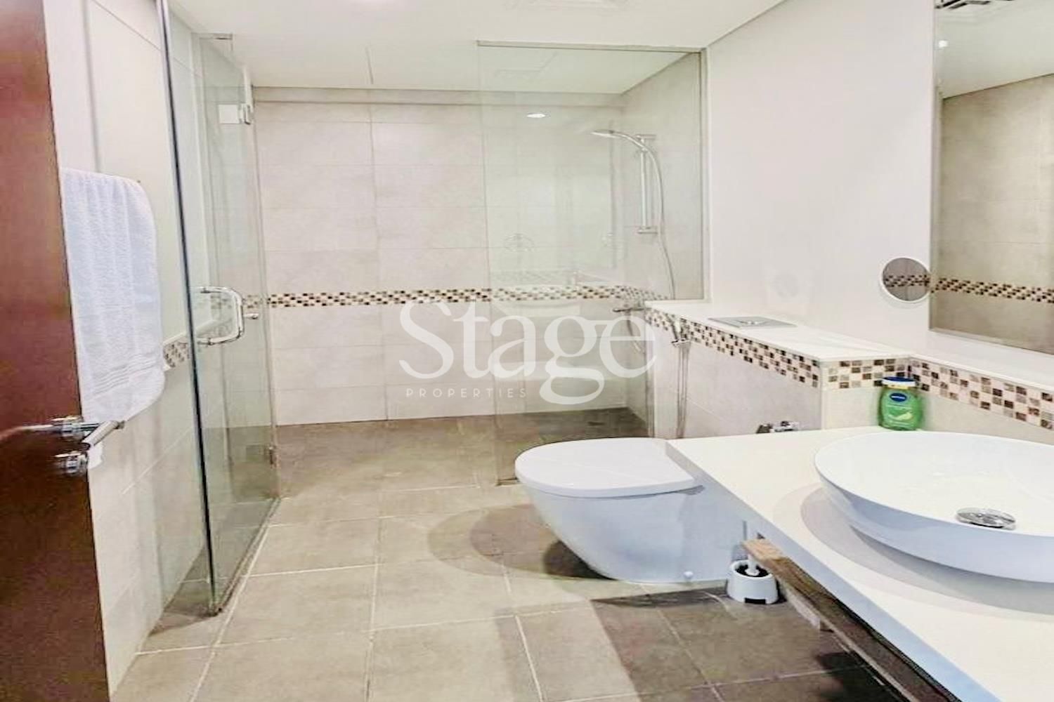 2 bedrooms apartment for Rent in Business Bay, Dubai AP9638L