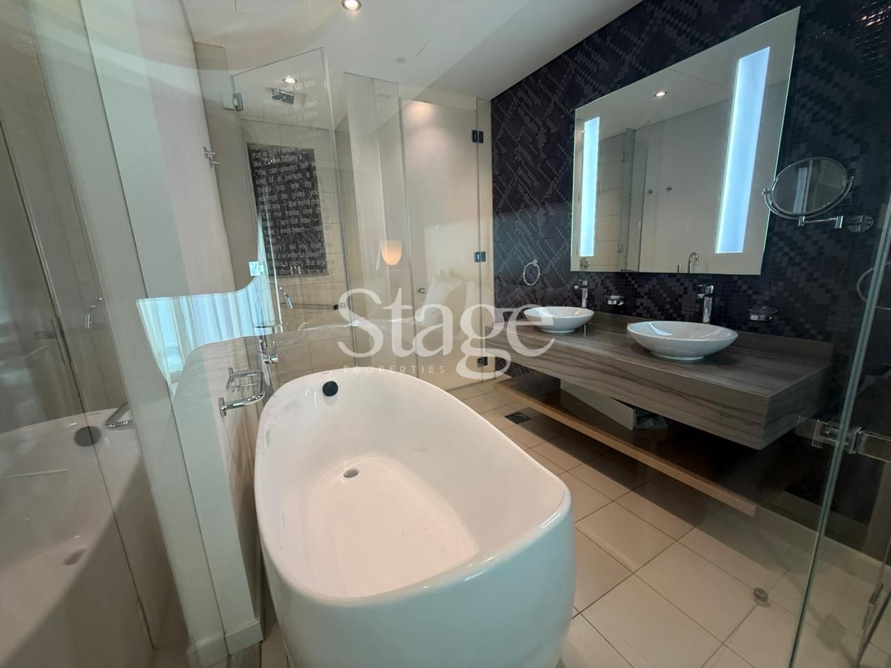 3 bedrooms apartment for Sale in Business Bay, Dubai AP8446S