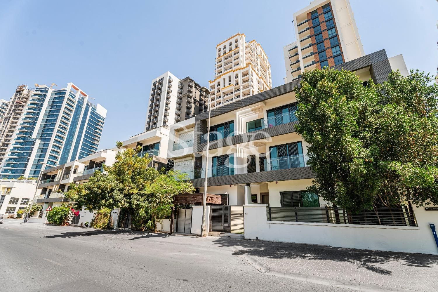 4 bedrooms Villas for Sale in Jumeirah Village Circle, Dubai VI7720S