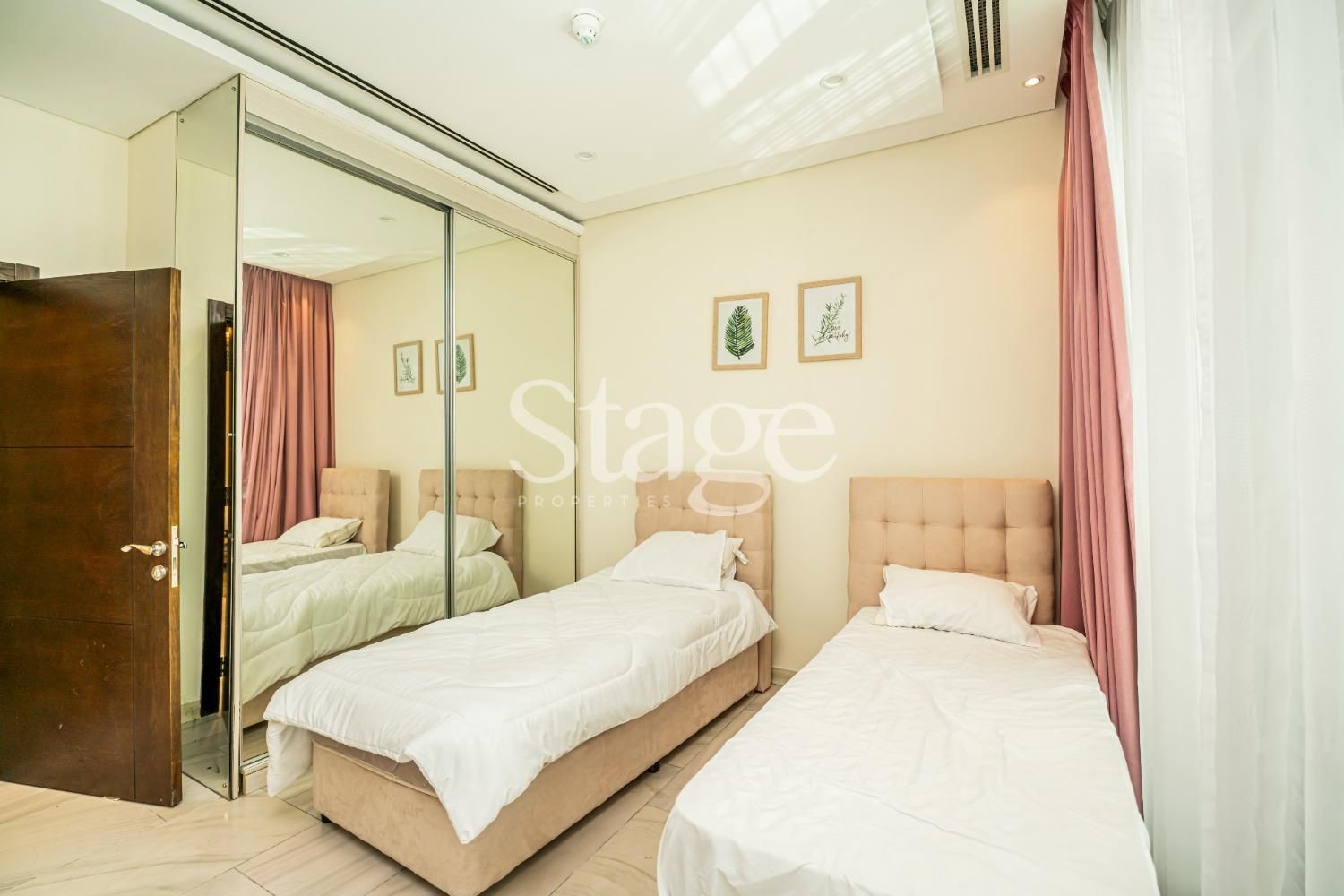 4 bedrooms Villas for Sale in Jumeirah Village Circle, Dubai VI7720S