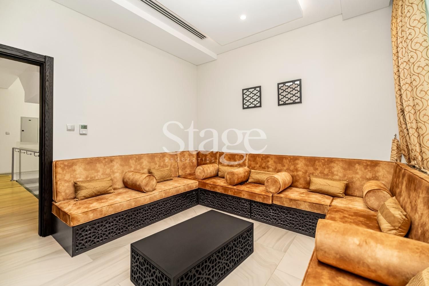 4 bedrooms Villas for Sale in Jumeirah Village Circle, Dubai VI7720S