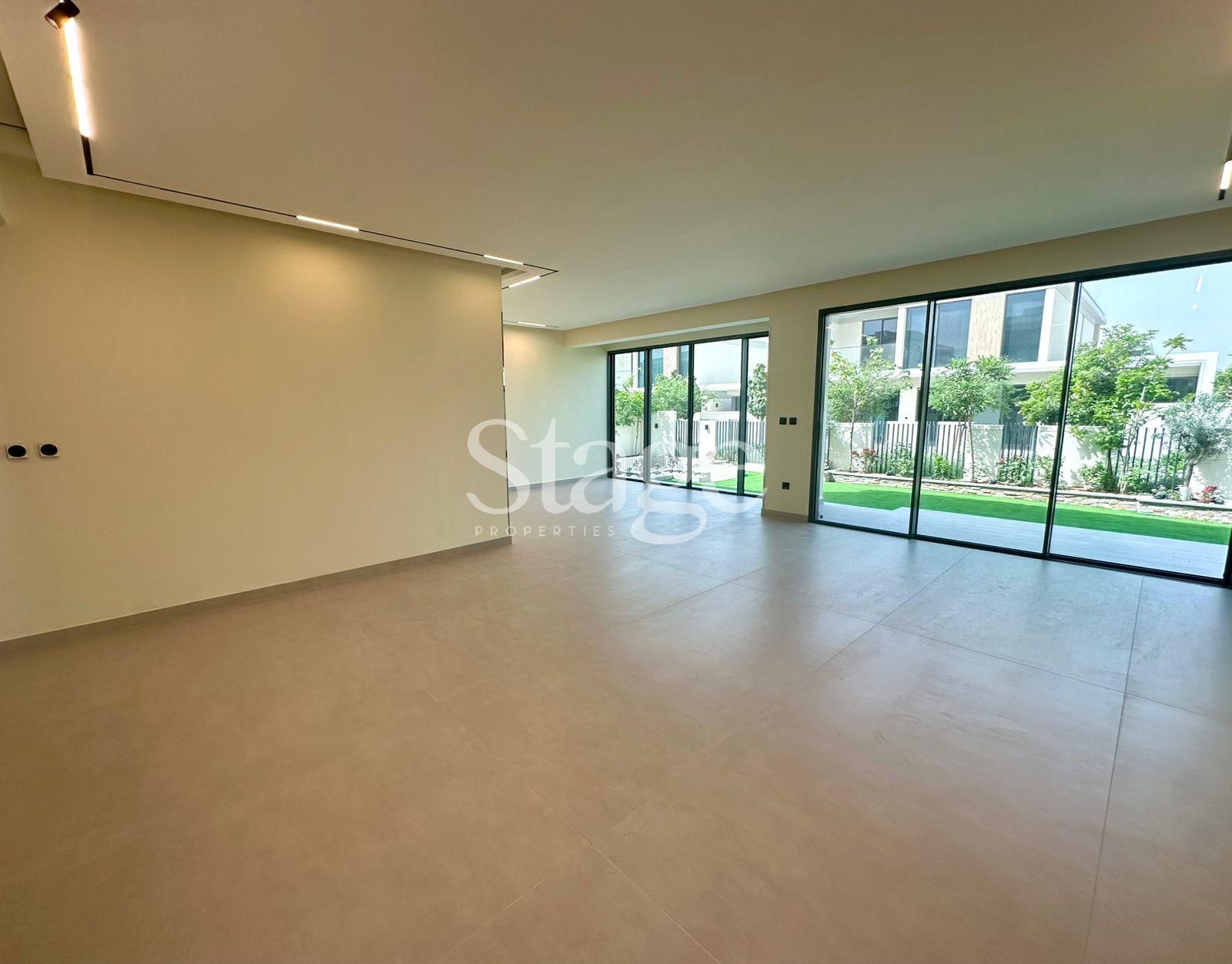 فيلا من ٤ غرف نوم للإيجار في Tilal Al Ghaf، Dubai VI7943L