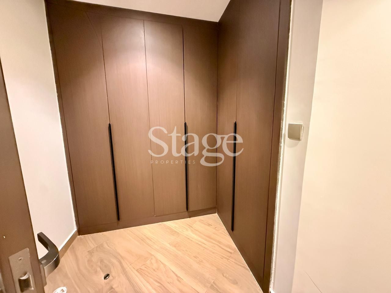 3 bedrooms apartment for Rent in Business Bay, Dubai AP8845L