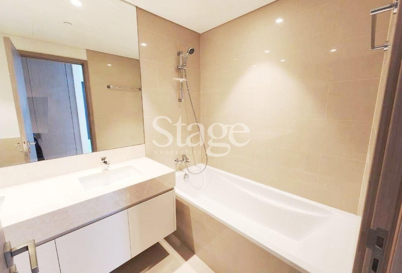شقة من ٣ غرف نوم للبيع في Downtown Dubai، Dubai AP9876S