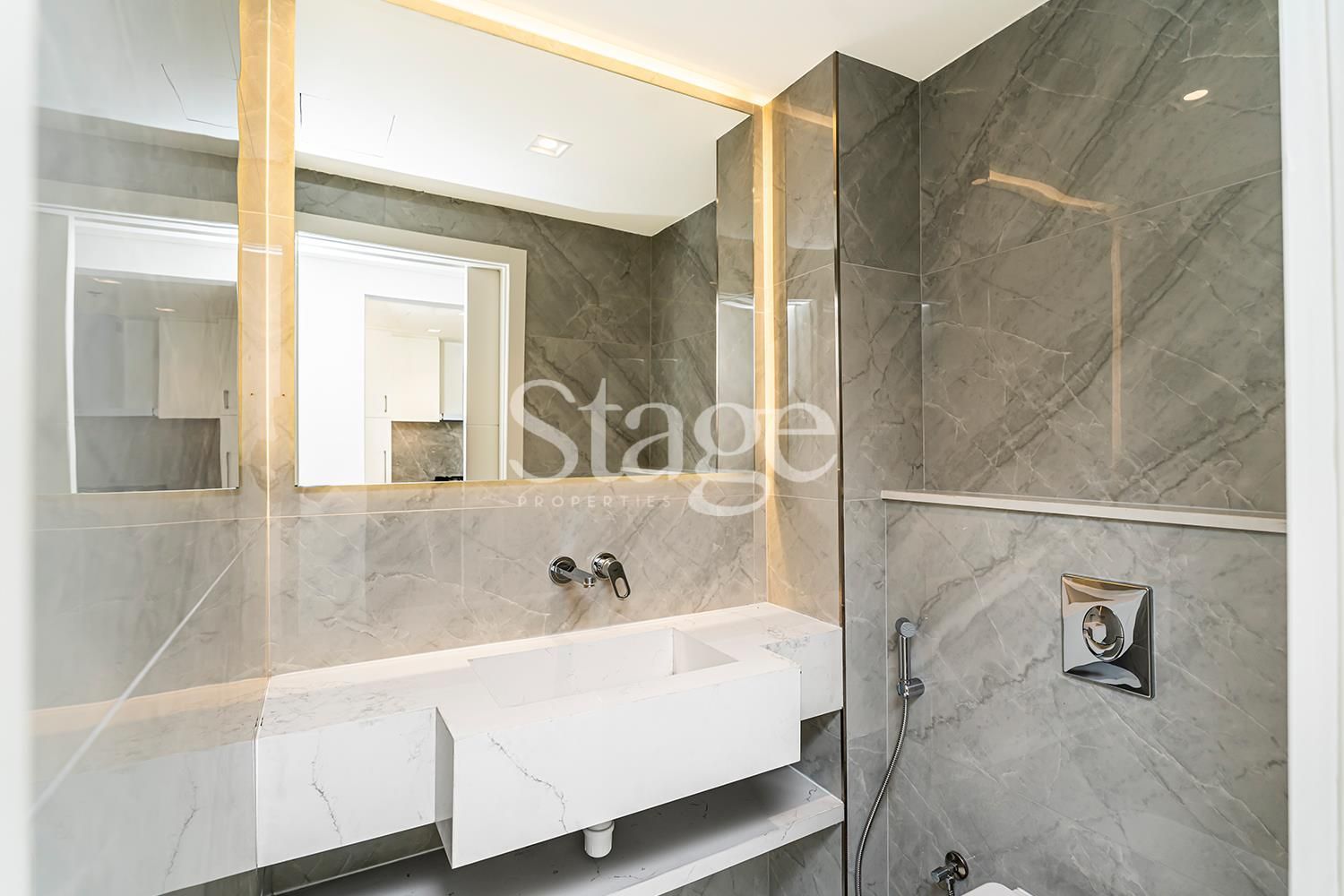 شقة من ٣ غرف نوم للإيجار في Downtown Dubai، Dubai AP7979L