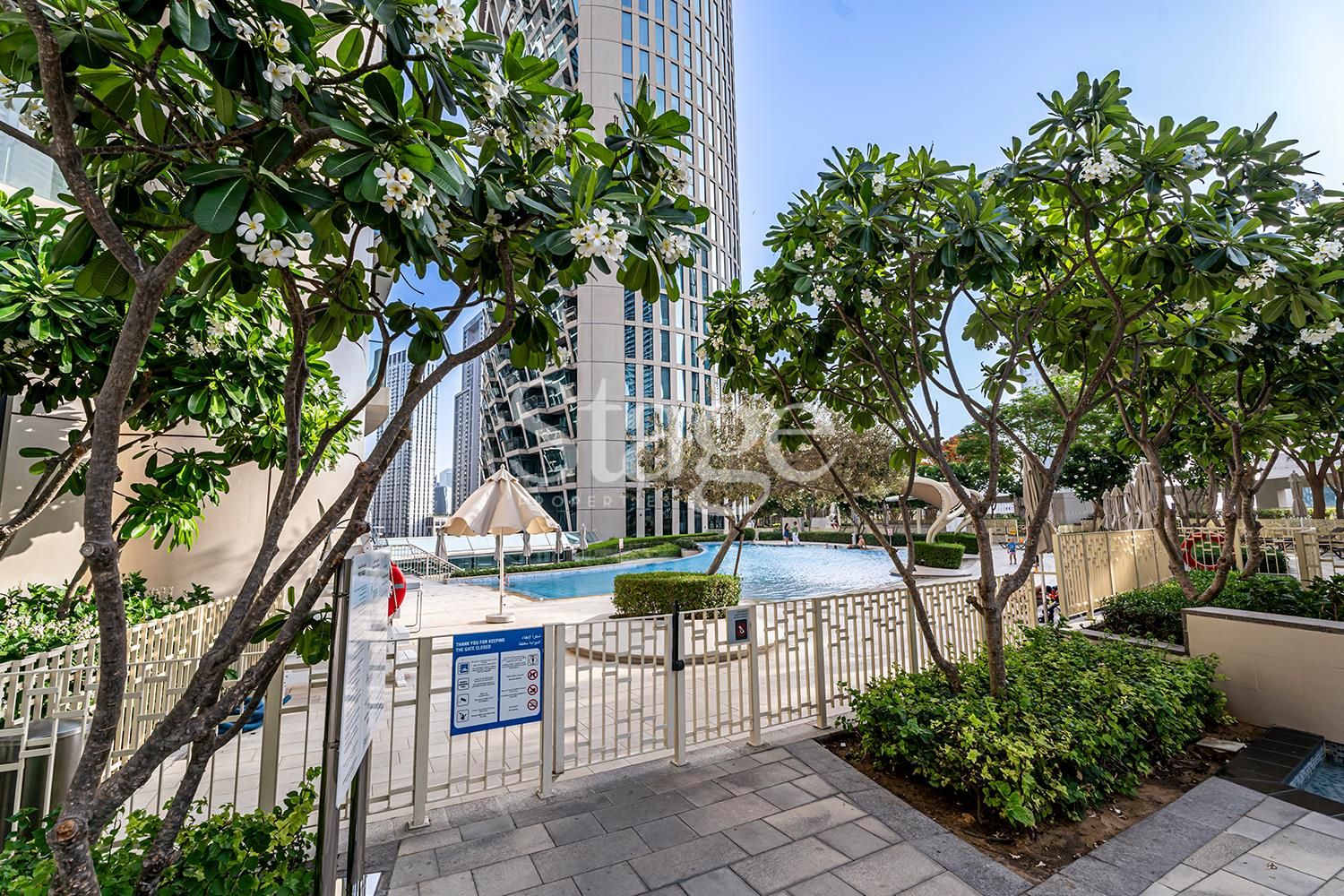 شقة من ٣ غرف نوم للإيجار في Downtown Dubai، Dubai AP7979L