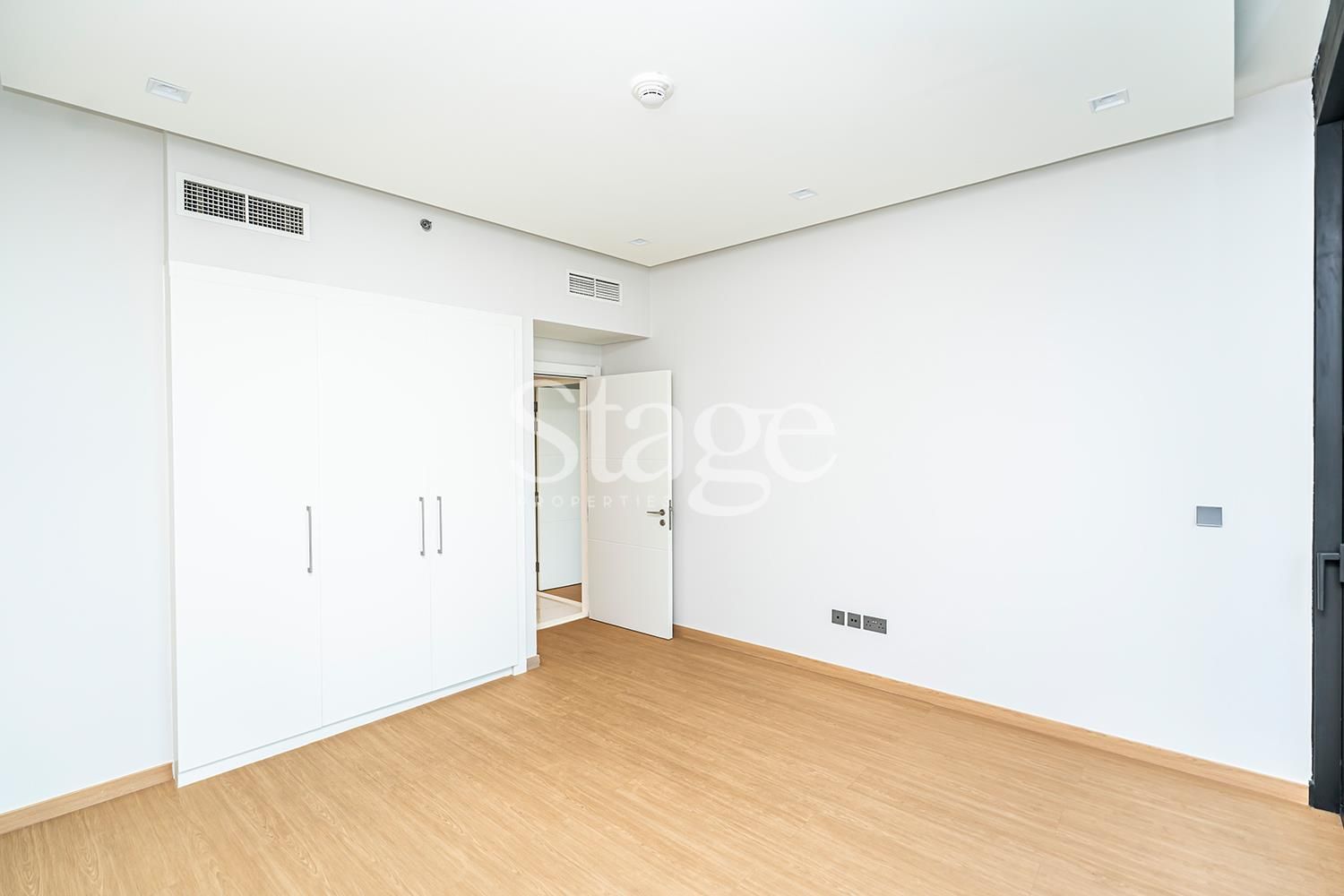 شقة من ٣ غرف نوم للإيجار في Downtown Dubai، Dubai AP7979L