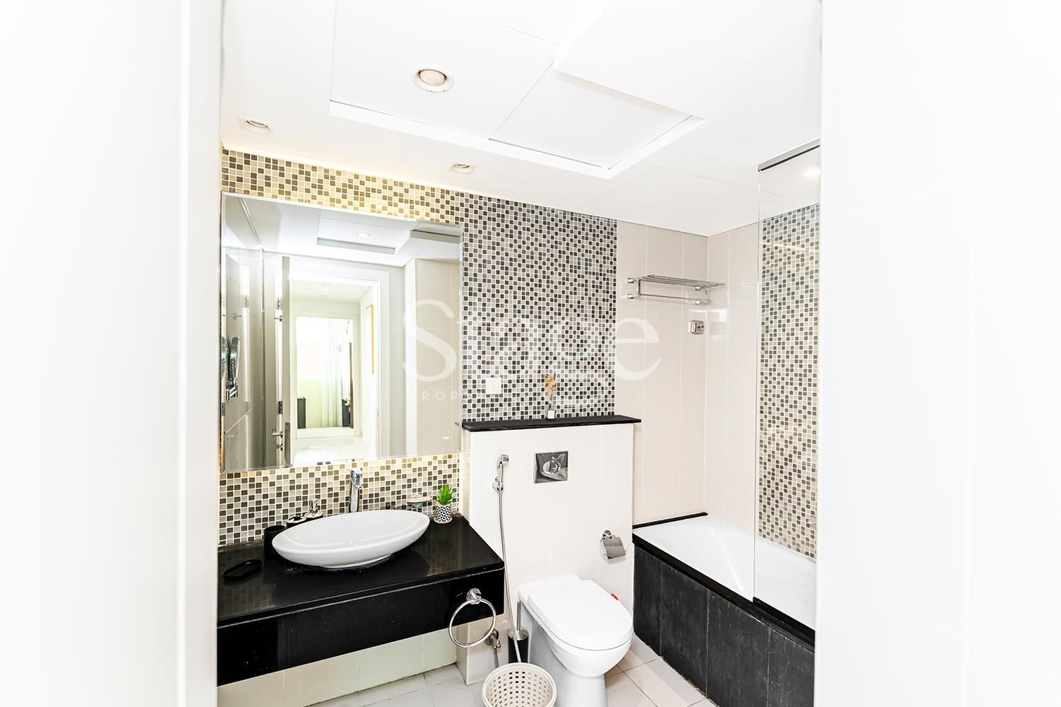 شقة من ٣ غرف نوم للبيع في Downtown Dubai، Dubai AP8434S