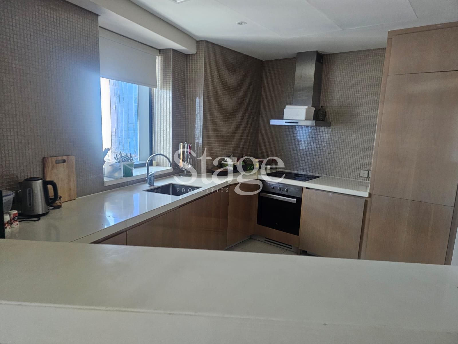 3 bedrooms apartment for Rent in Business Bay, Dubai AP9818L