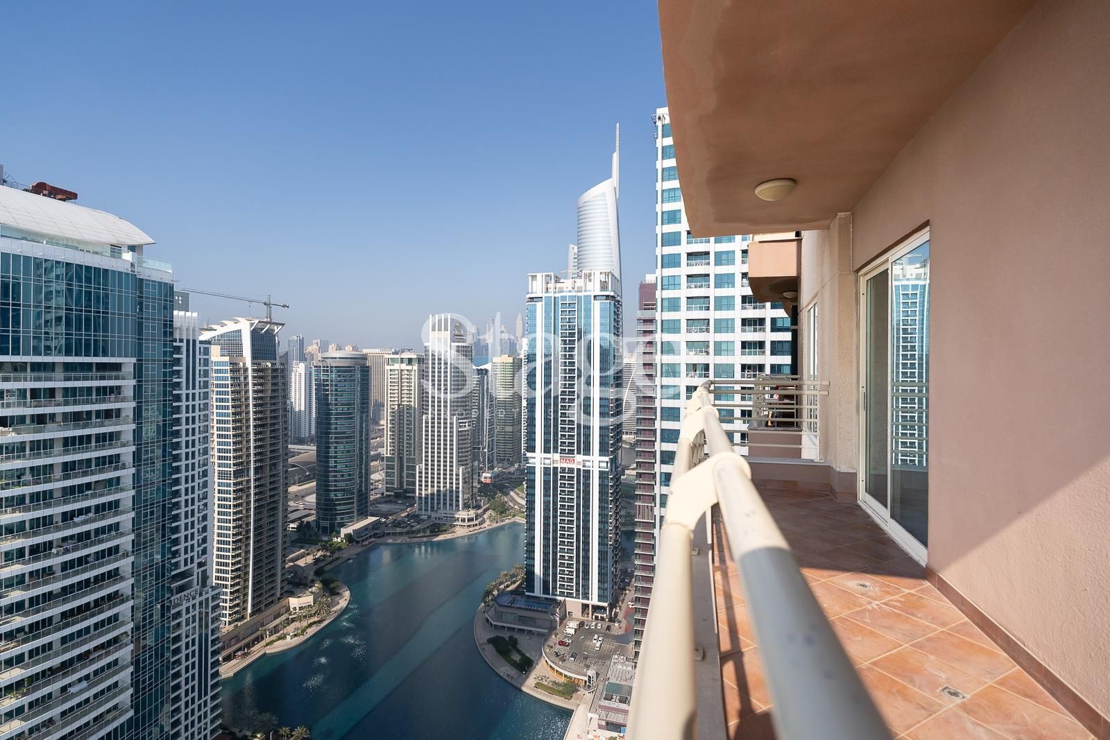 1 bedroom apartment for Sale in Jumeirah Lake Towers, Dubai AP7428S