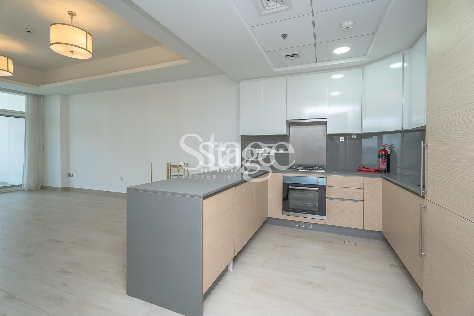 1 bedroom apartment for Rent in Palm Jumeirah, Dubai AP10117L