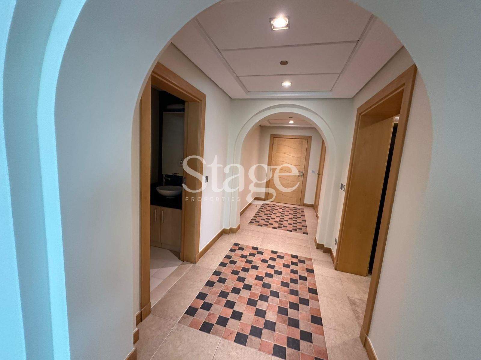 1 bedroom apartment for Rent in Palm Jumeirah, Dubai AP9484L