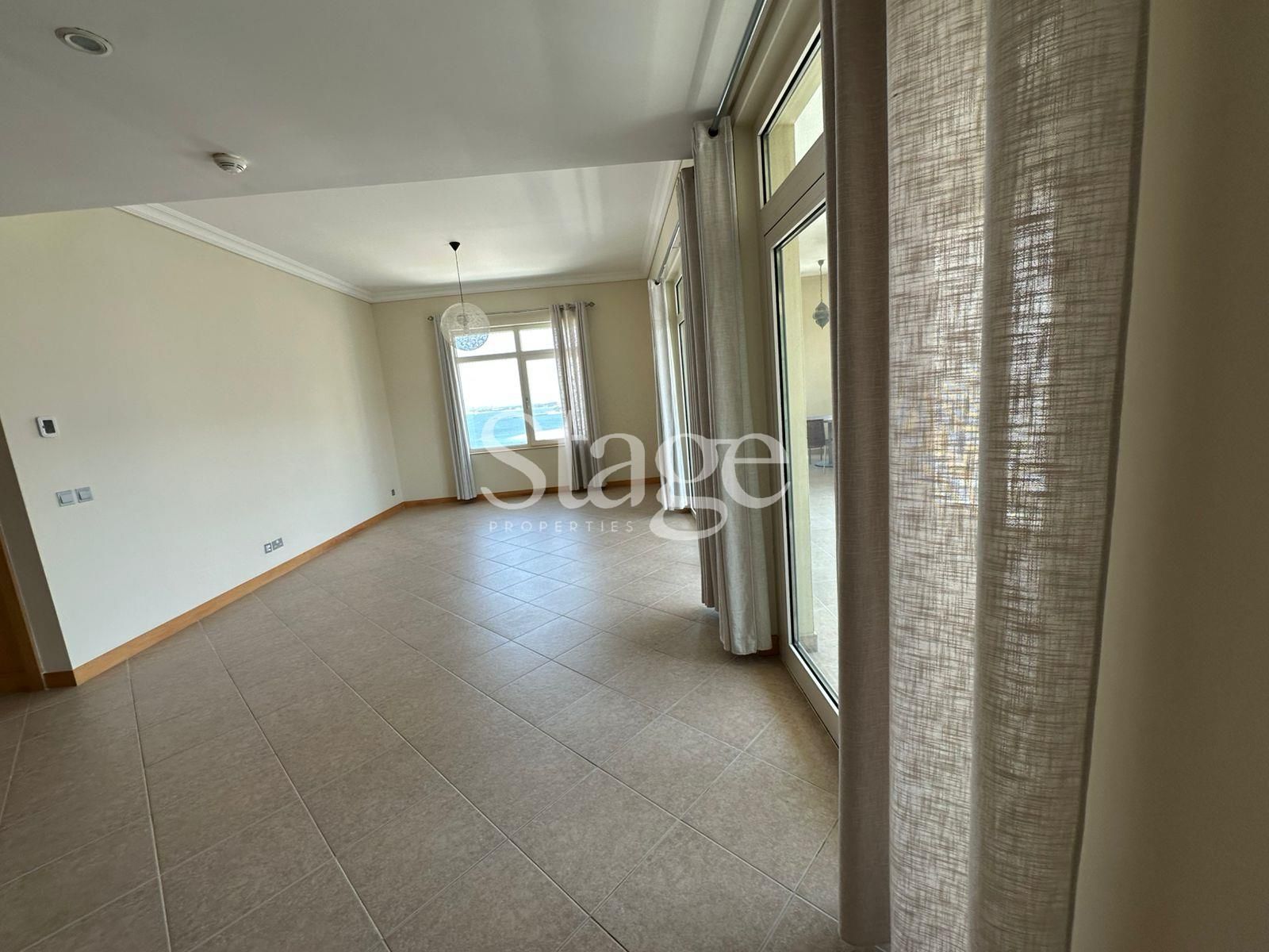 1 bedroom apartment for Rent in Palm Jumeirah, Dubai AP9484L