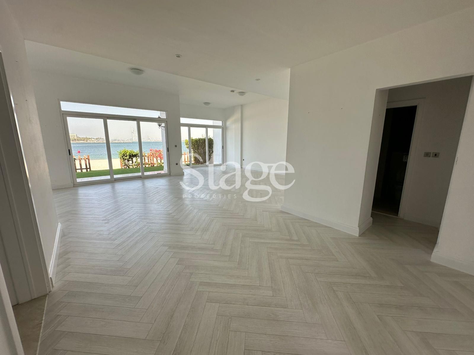 5 bedrooms Twin Villas for Rent in Palm Jumeirah, Dubai VI9611L