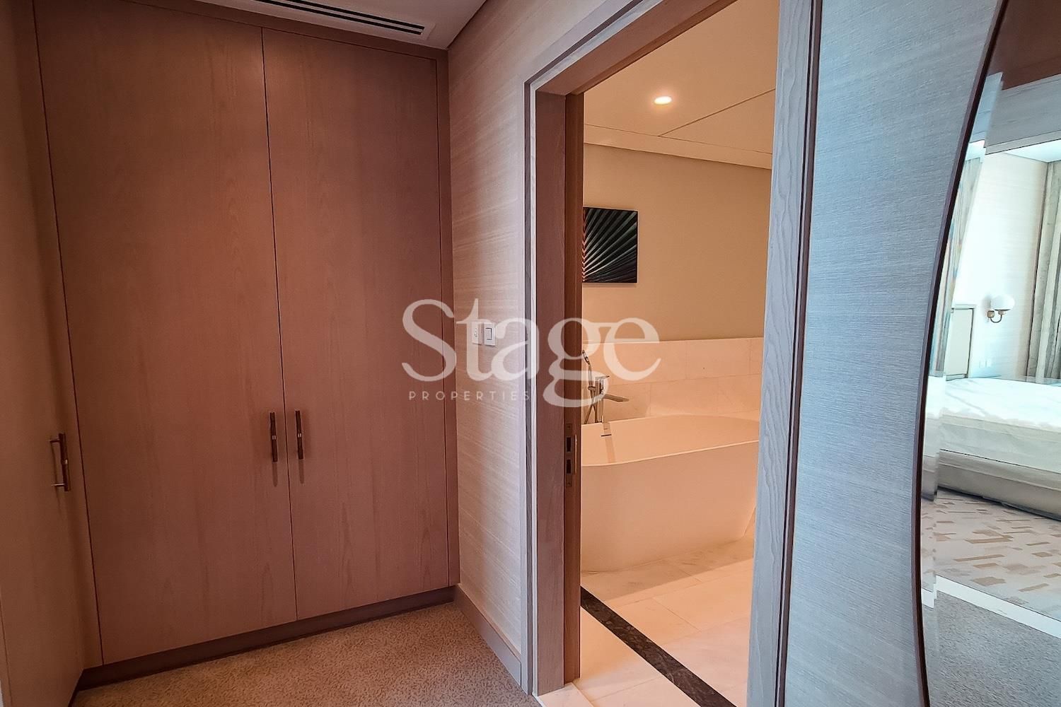 1 bedroom apartment for Rent in Palm Jumeirah, Dubai AP9096L