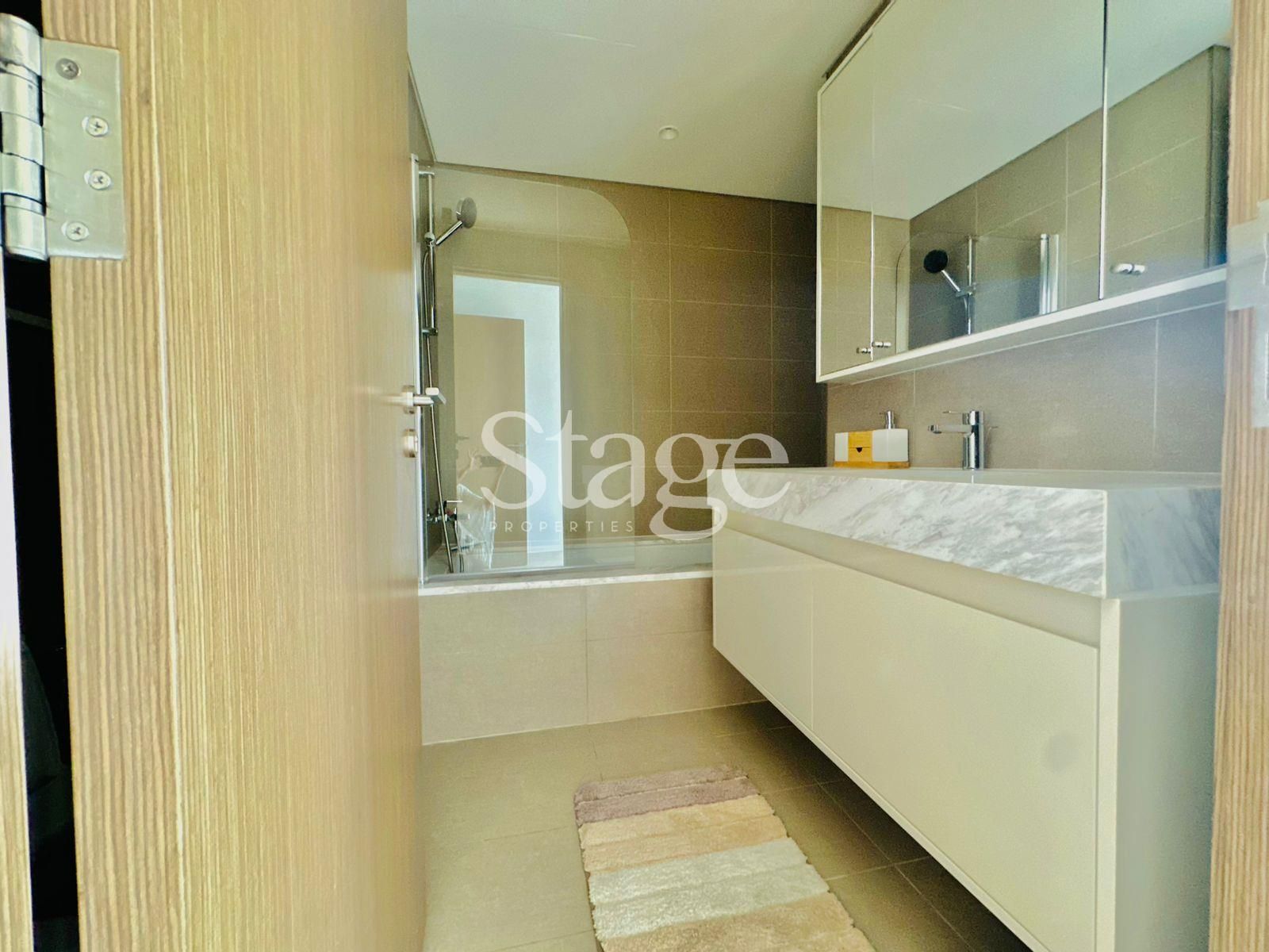 3 bedrooms apartment for Rent in Downtown Dubai, Dubai AP9571L