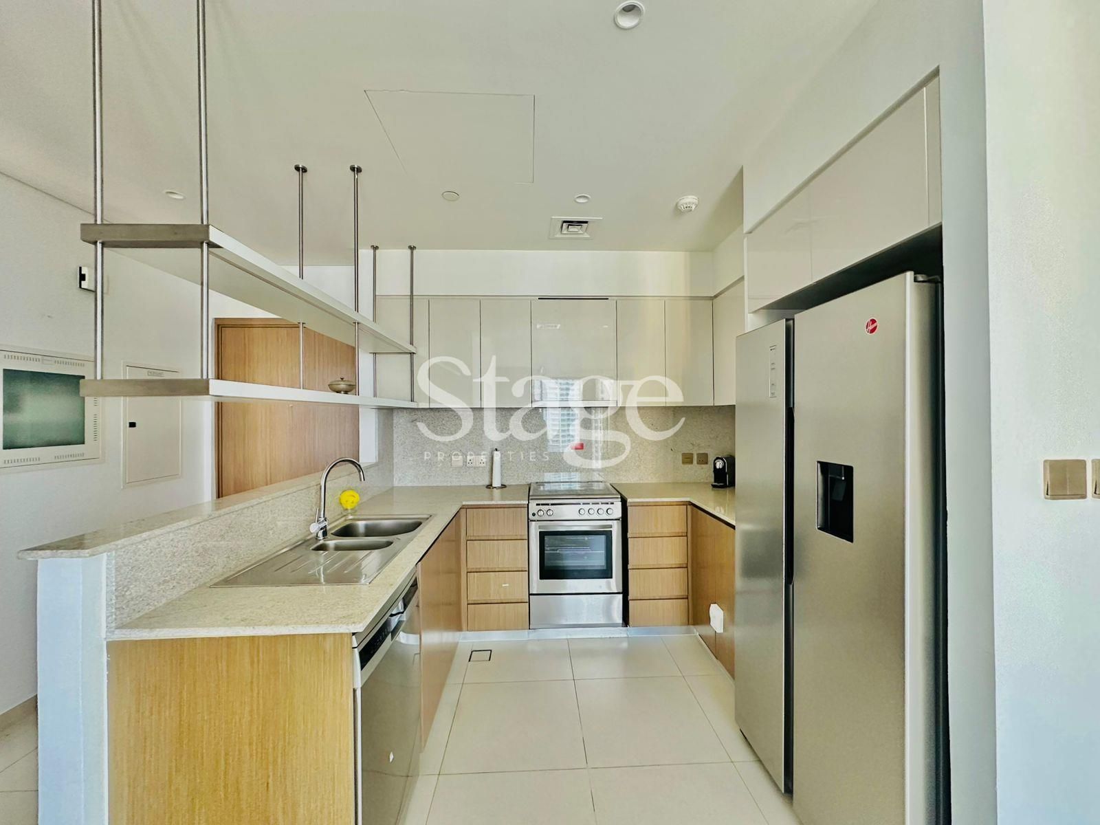 3 bedrooms apartment for Rent in Downtown Dubai, Dubai AP9571L