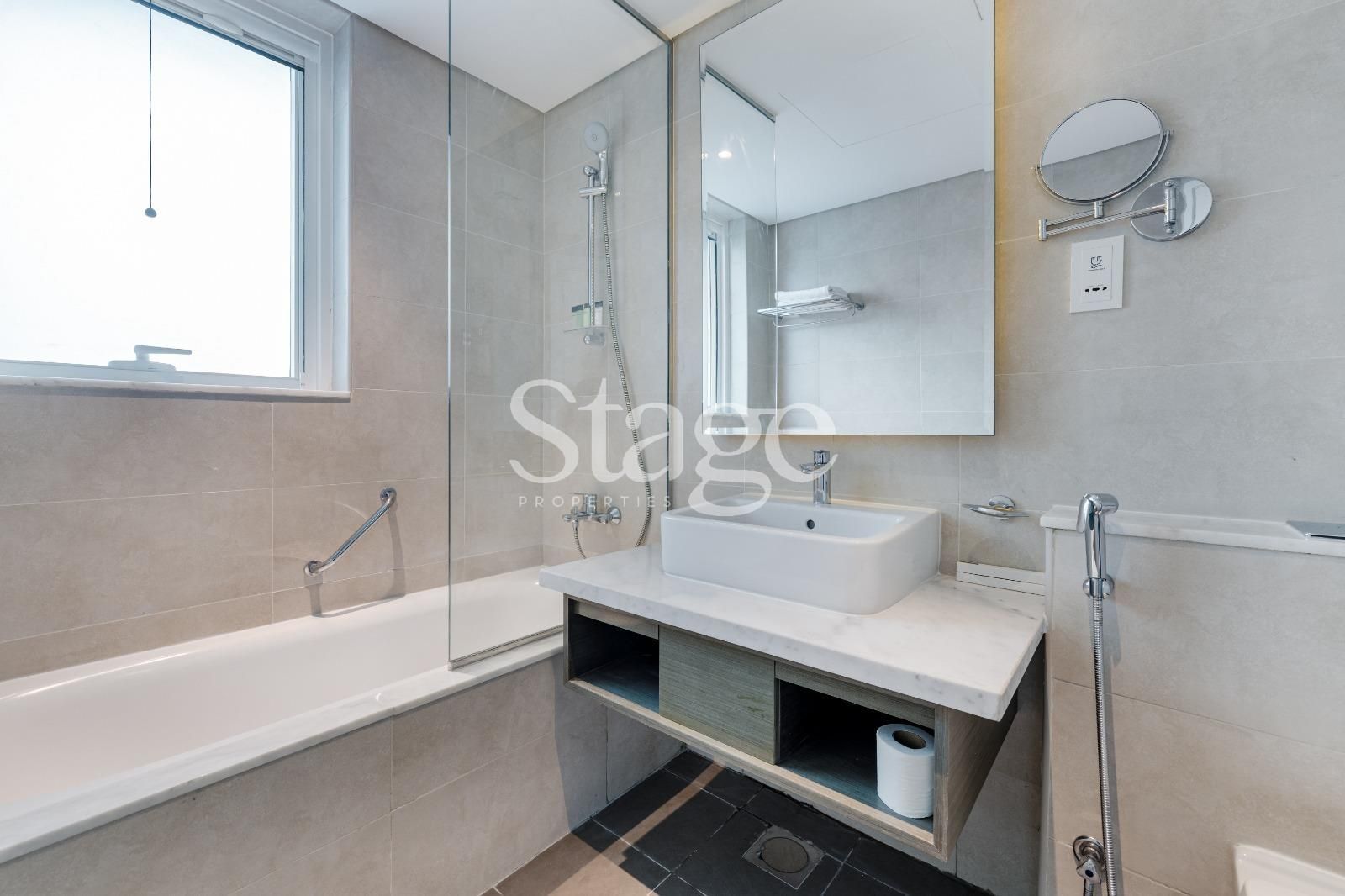 2 bedrooms apartment for Sale in Business Bay, Dubai AP7654S