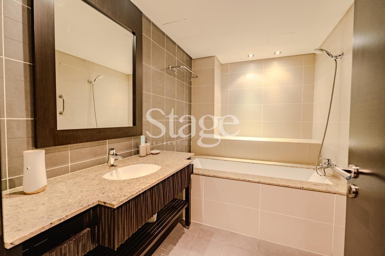 2 bedrooms apartment for Rent in Palm Jumeirah, Dubai AP9245L