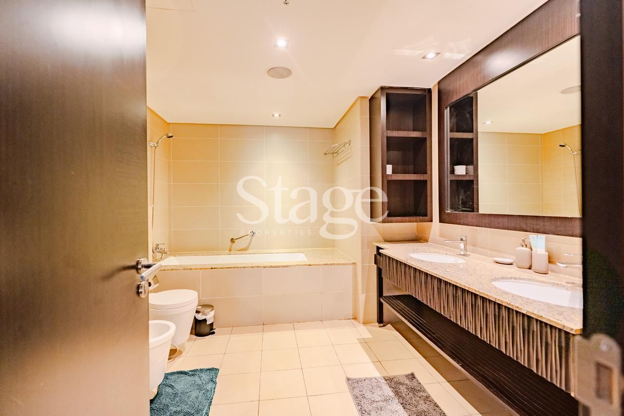 2 bedrooms apartment for Rent in Palm Jumeirah, Dubai AP9245L