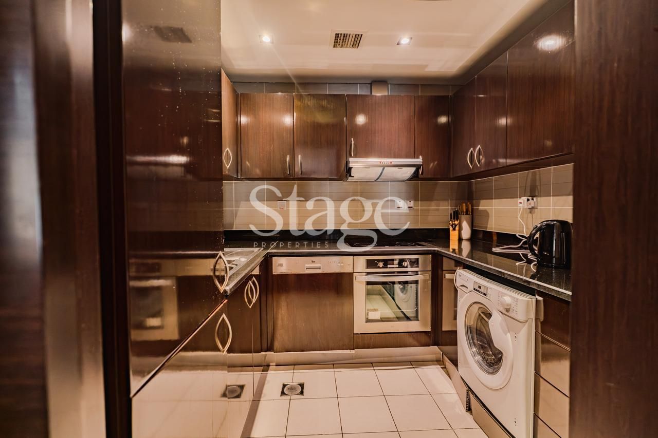 2 bedrooms apartment for Rent in Palm Jumeirah, Dubai AP9245L