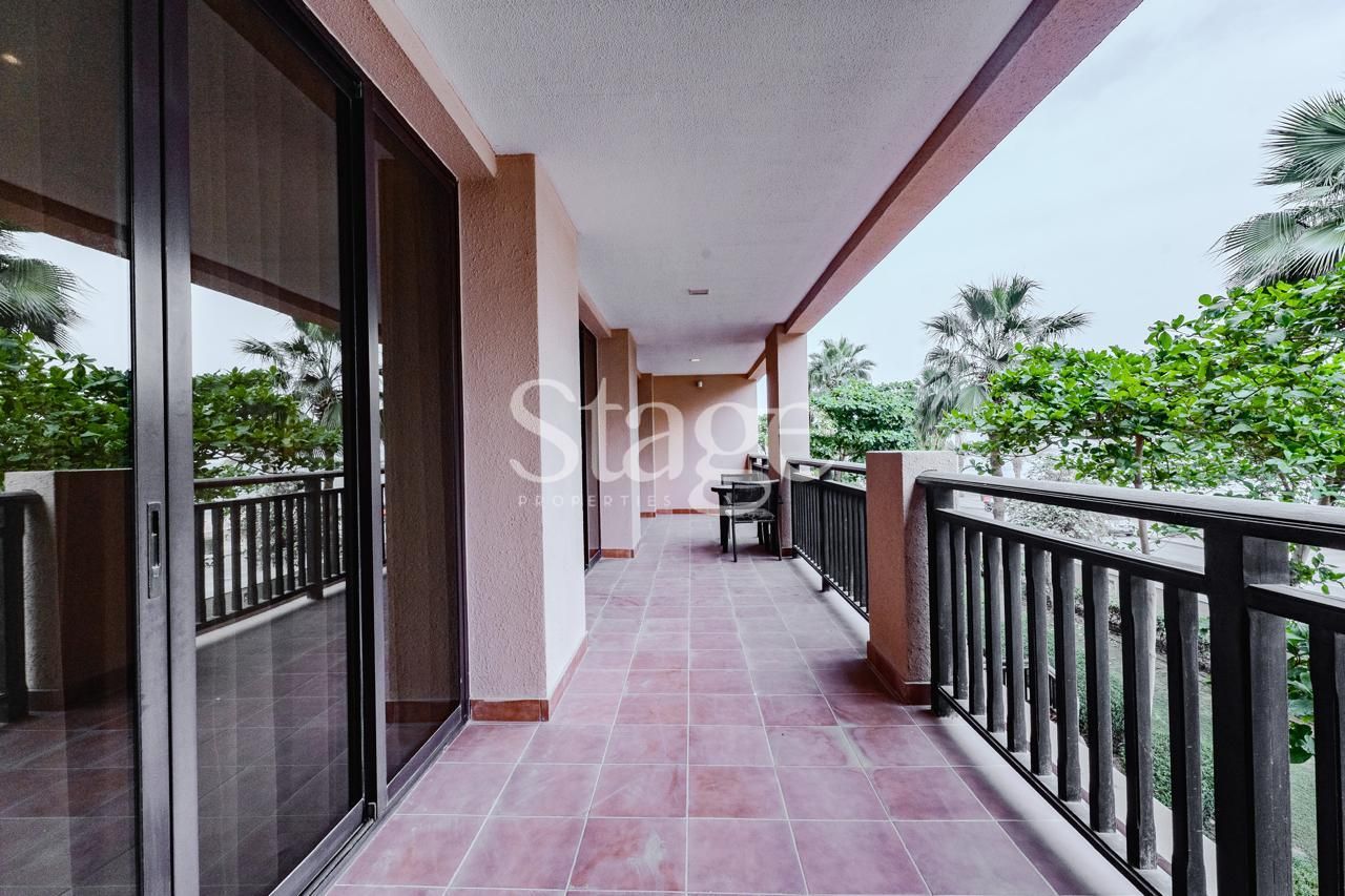 2 bedrooms apartment for Rent in Palm Jumeirah, Dubai AP9245L