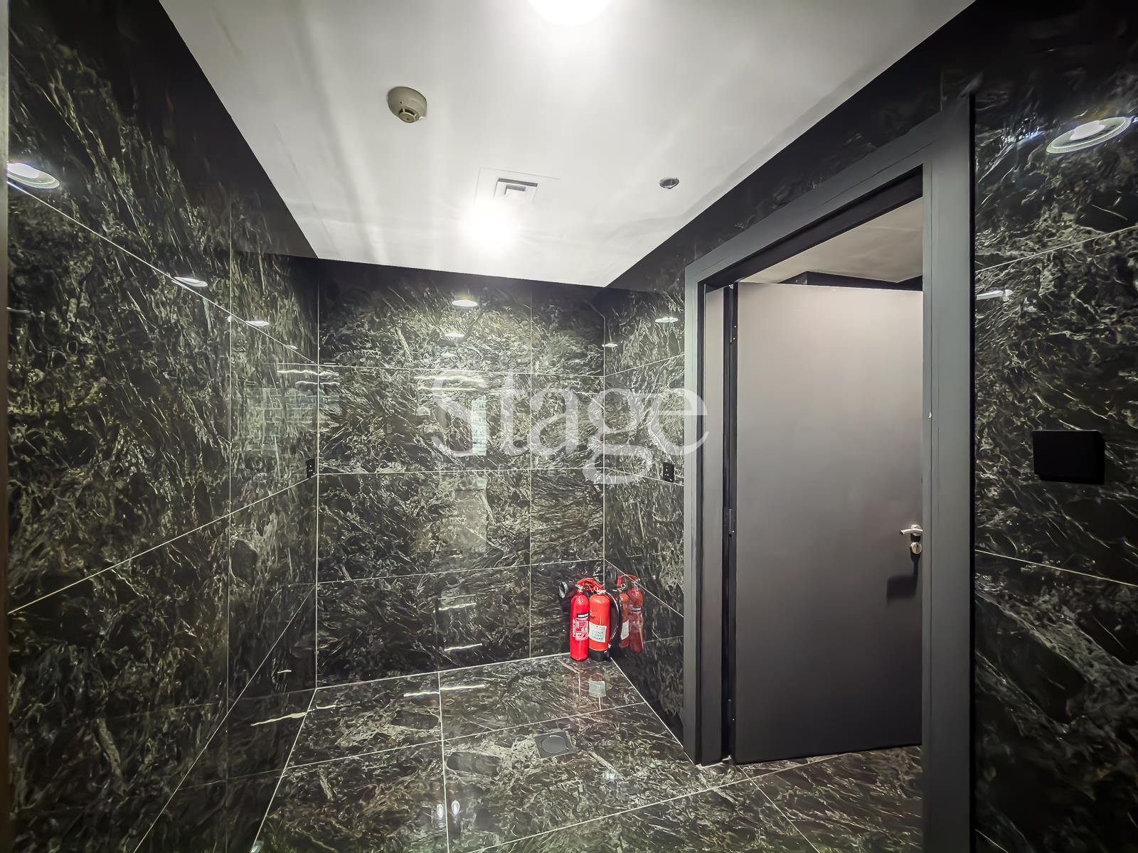 مساحة مكتبية للإيجار في جميره ليك تور، Dubai OF8714L