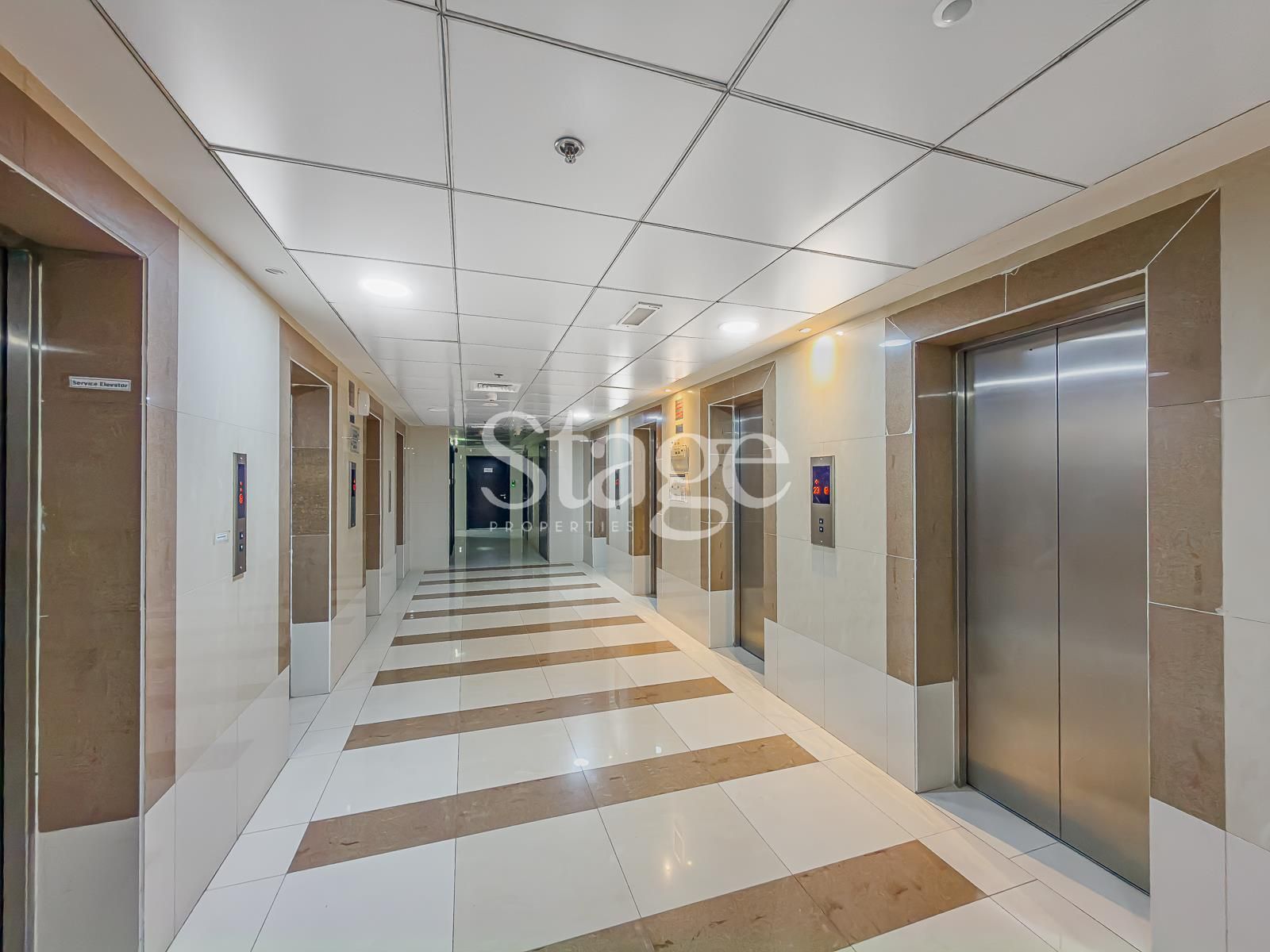 مساحة مكتبية للإيجار في جميره ليك تور، Dubai OF8714L